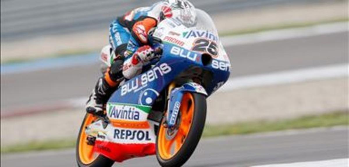 Reportatge en vídeo on diferents grups de Santa Coloma de Gramenet --Vesper Crime, Low People, Pokas Luzes, Carmans i Los Perlas-- parlen del so musical que els uneix