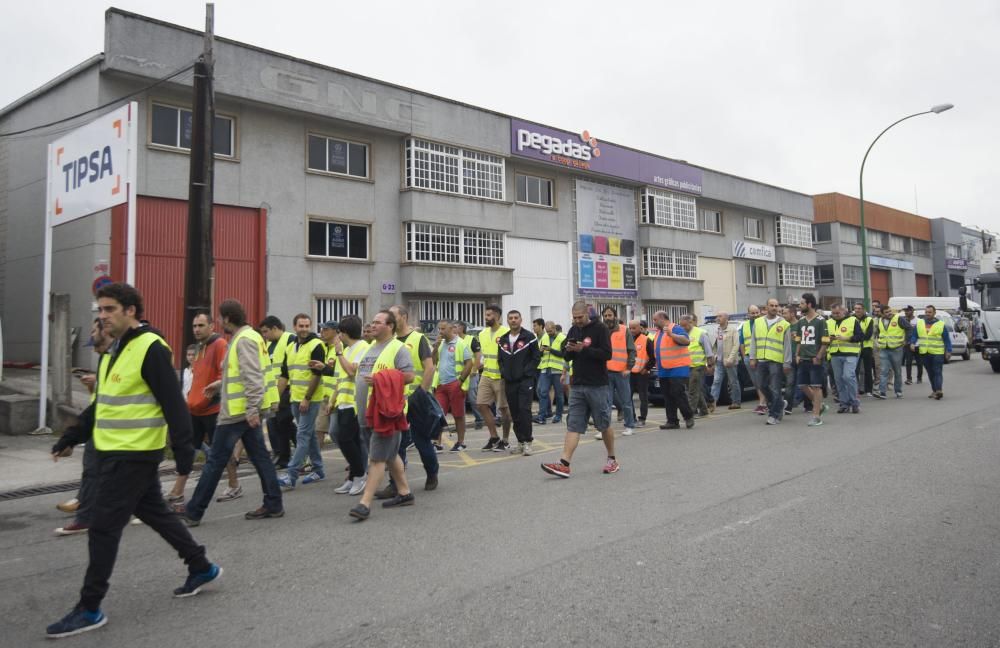 Los sindicatos CIG, CC.OO.  y UGT sitúan en el 90-95% el seguimiento de la huelga general del sector en la provincial.