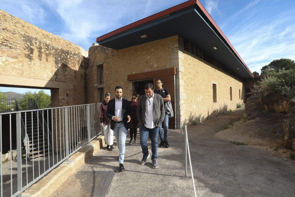 Visita al Castillo de Sagunt, con el Secretario General de Cultura y Deportes Víctor Francos y el Subdelegado del Gobierno Luis Felipe Martínez..
