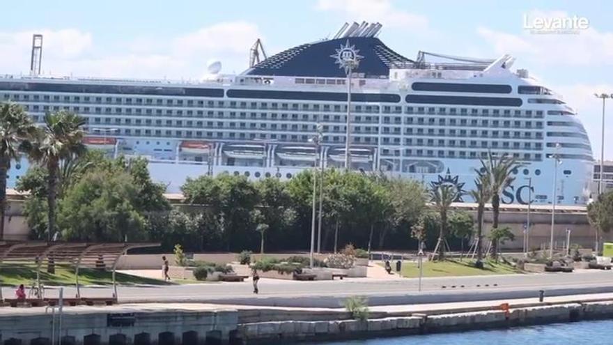 El crucero MSC Musica está atracado en el Puerto de València con 3.605 pasajeros a bordo
