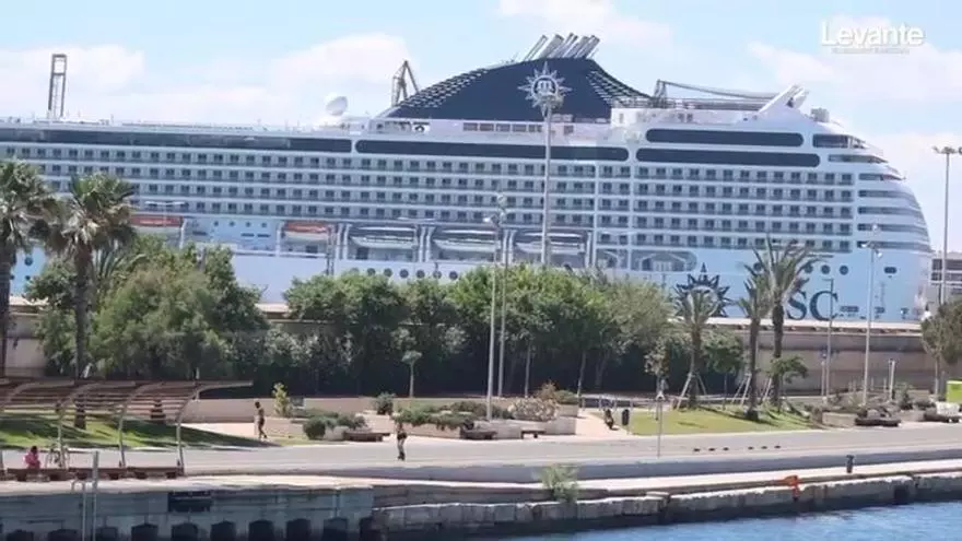 El crucero MSC Musica está atracado en el Puerto de València con 3.605 pasajeros a bordo