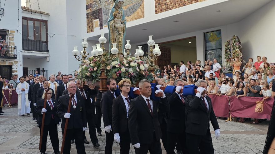 Calp honra a su patrona, la Virgen de las Nieves