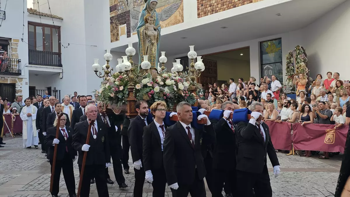 Calp honra a su patrona, la Virgen de las Nieves