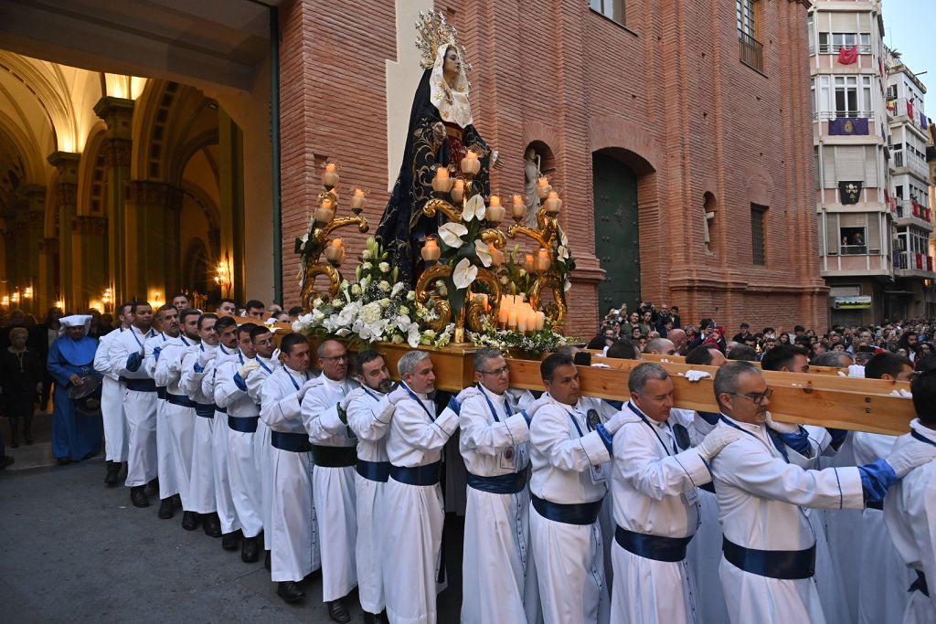 La Cofradía California procesiona con el Cristo del Prendimiento y la Virgen del Primer Dolor
