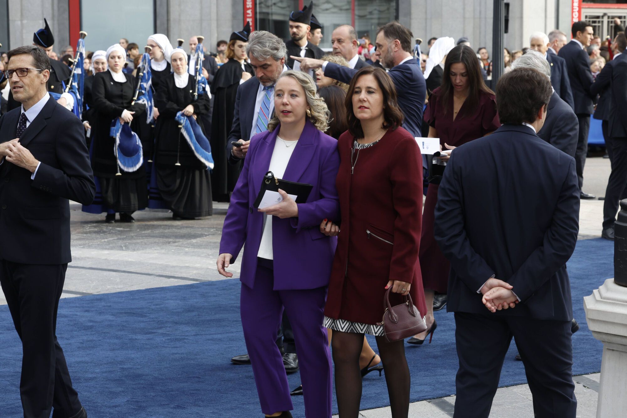 Así fue la llegada de los invitados a los premios "Princesa de Asturias" y su paso por la alfombra azul