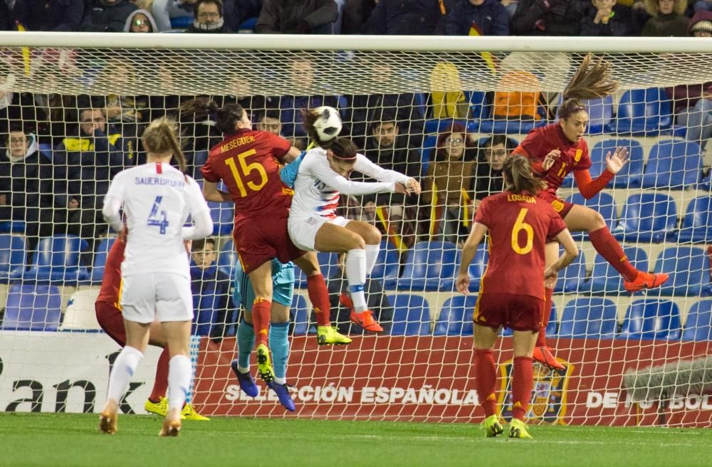 El Rico Pérez registra récord de asistencia a un partido de la selección femenina de fútbol