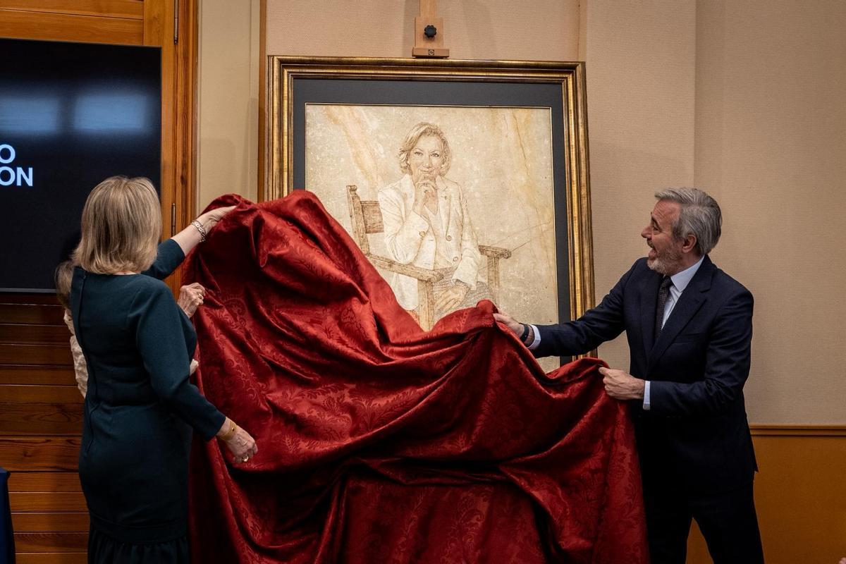 El Gobierno de Aragón presenta el retrato de la expresidenta Luisa Fernanda Rudi. El Gobierno de Aragón presenta el retrato de la expresidenta Luisa Fernanda Rudi.