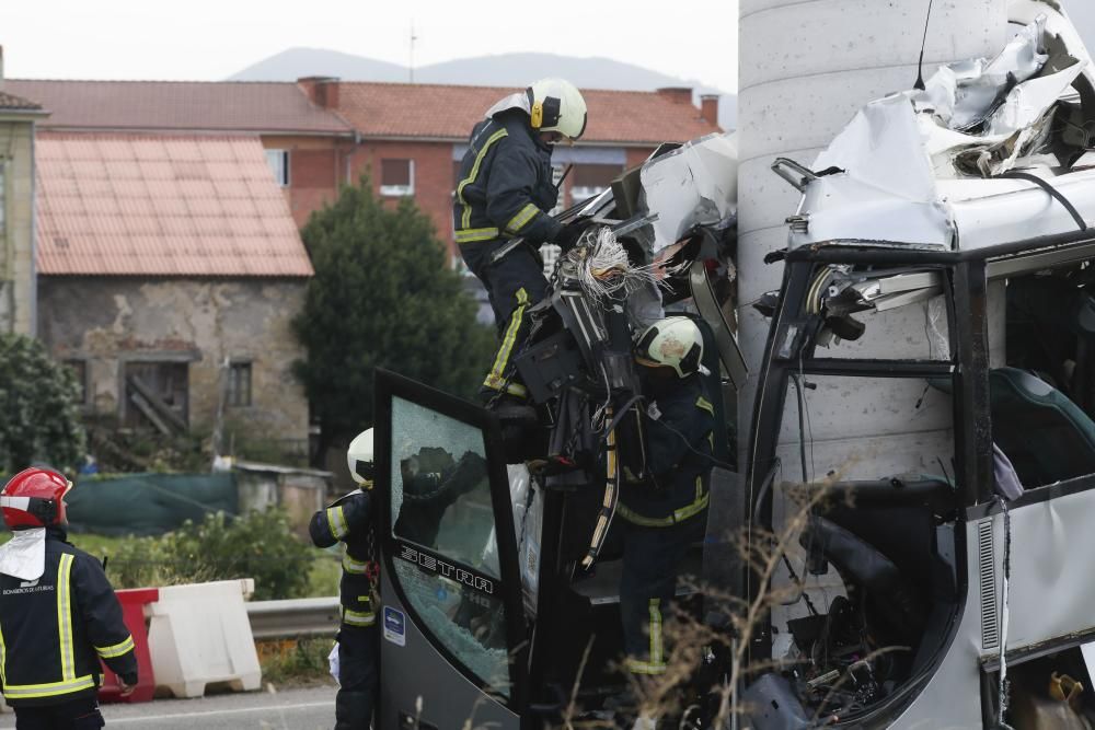 Accidente brutal de autobús en Avilés