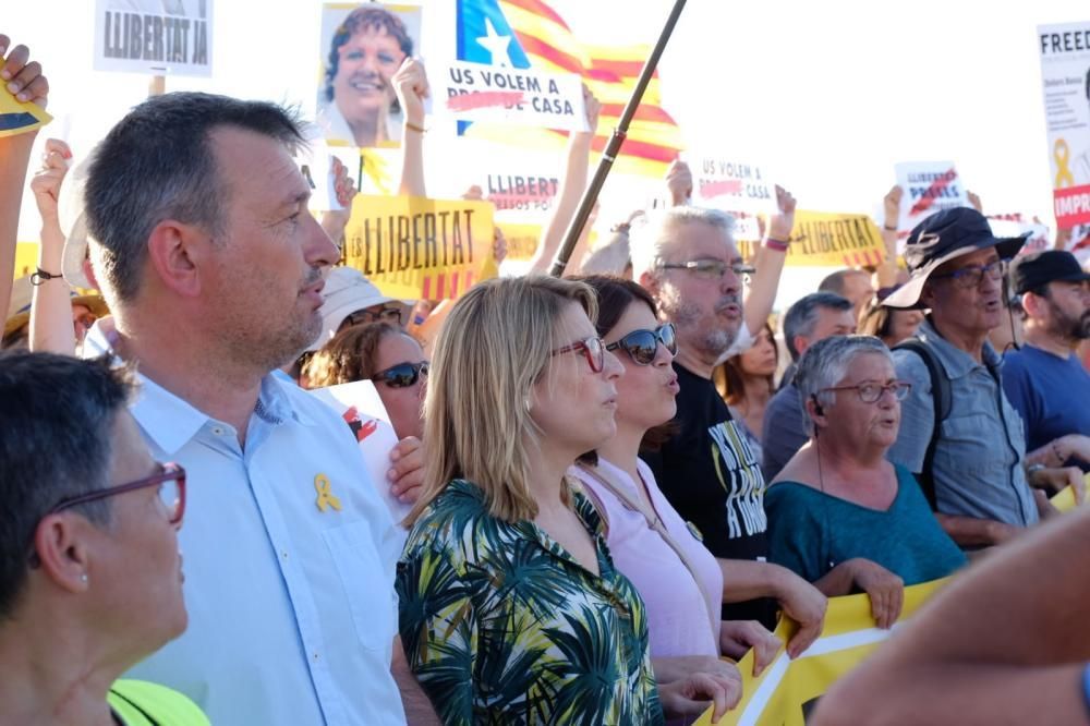 Concentració a la presó de Figueres en suport als independentistes presos