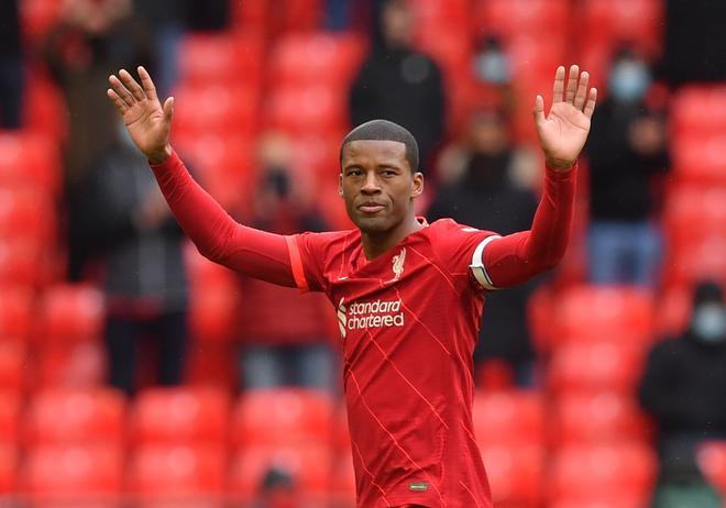 Aunque Wijnaldum parecía que estaba muy cerca de fichar por el Barça, incluso sus agentes pasaron por el Camp Nou, todo apunta a que firmará por el PSG