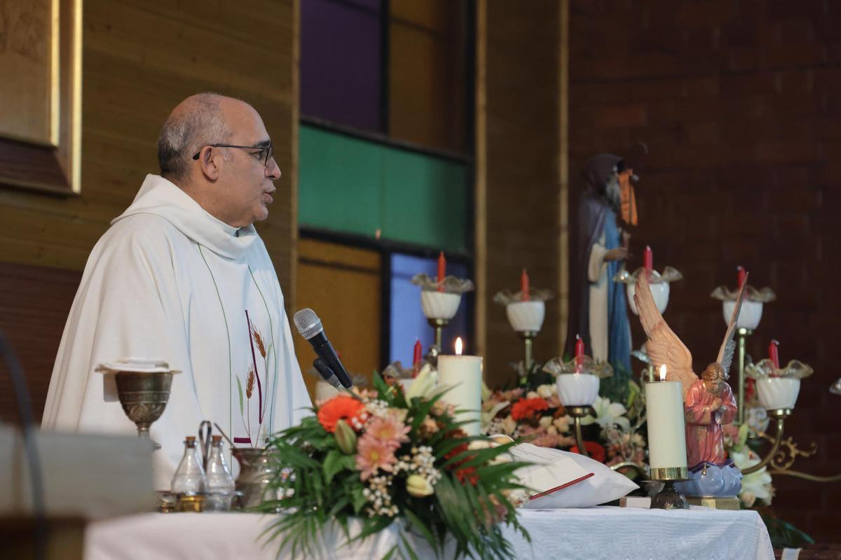 El grupo San Agustín y San Marcos de Castelló festeja a Sant Antoni con una misa, música, procesión y 'correfocs' El grupo San Agustín y San Marcos de Castelló festeja a Sant Antoni con una misa, música, procesión y 'correfocs'