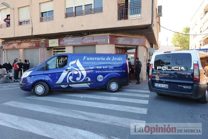 Muere de una cuchillada en el cuello un hombre en un bar de Puente Tocinos