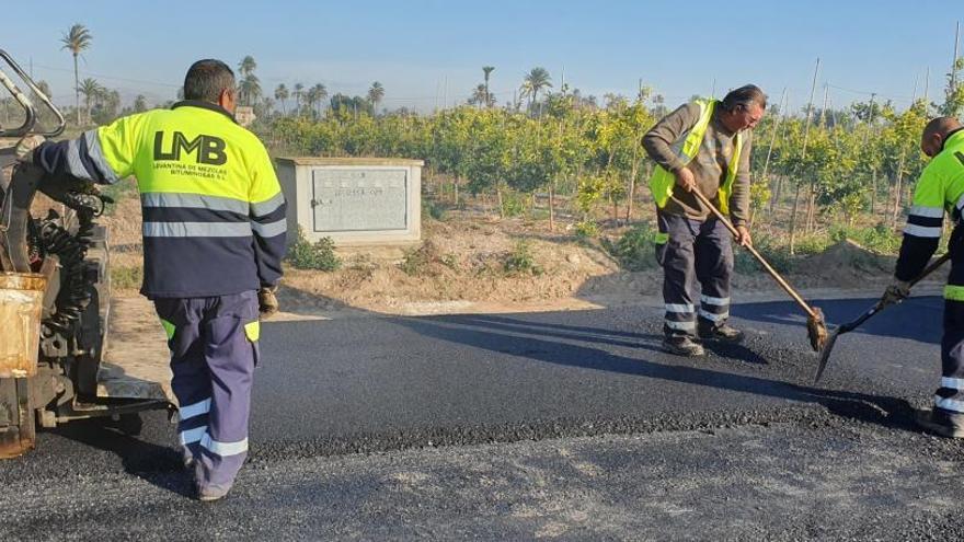 Escuchando literalmente materno El plan de asfaltado llega a El Derramador: más facilidades para acceder a  dos caminos y a la ermita de San Isidro - Información