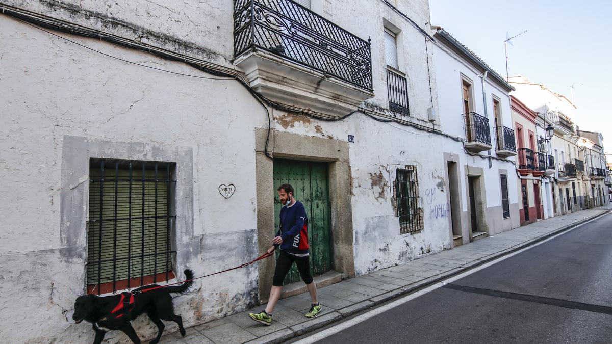 Fachada de la antigua comandancia en la calle Margallo.