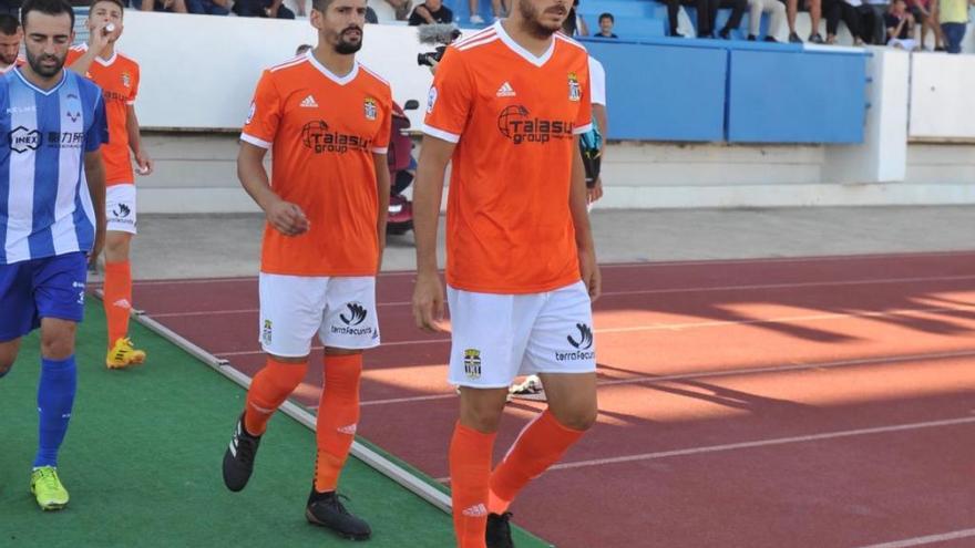 Sergio Ayala sale al campo en Jumilla