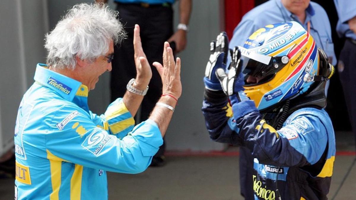 Briatore, con Alonso, en una foto de archivo de 2006