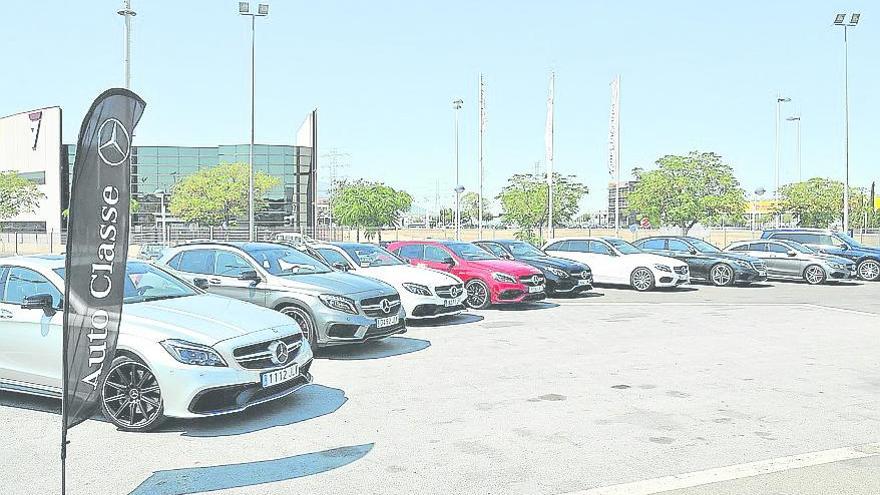 La caravana Dream Cars pasó por Murcia gracias al concesionario Auto Classe