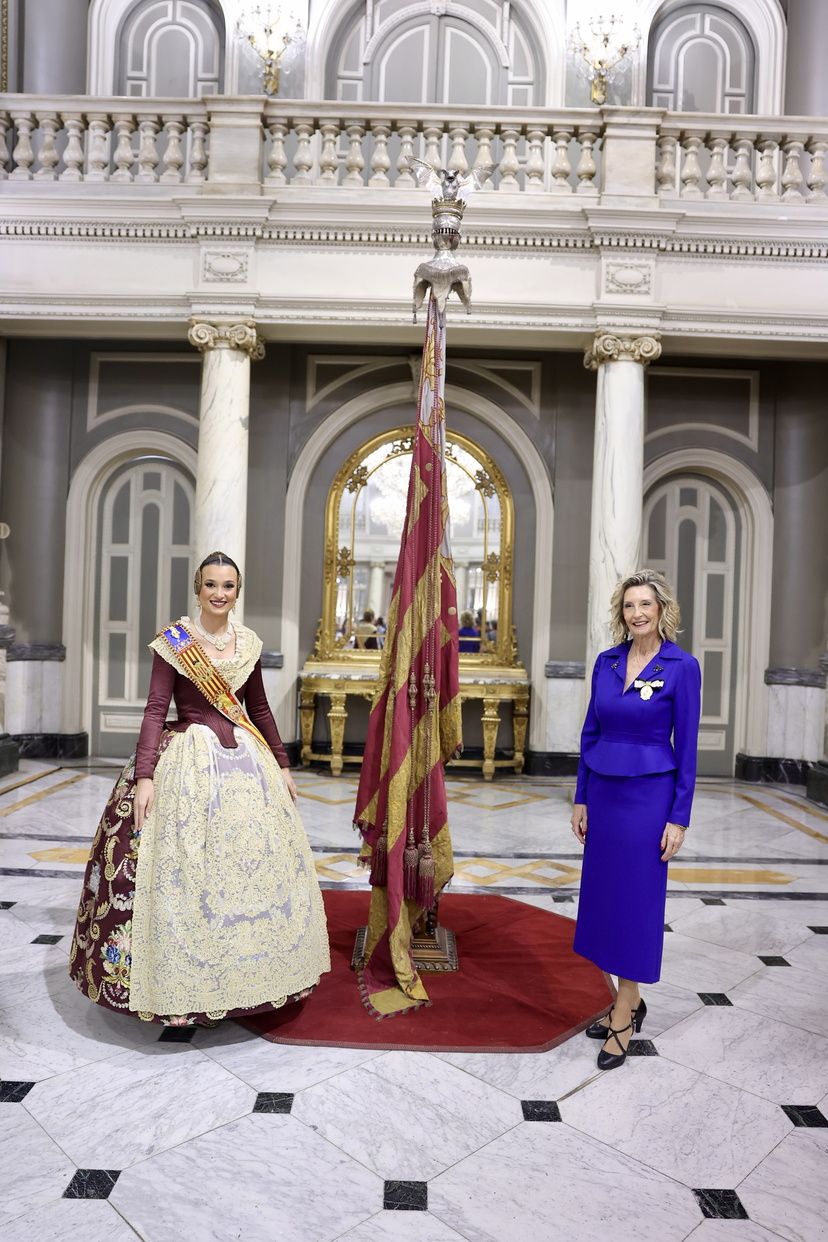 Balcón y "mocaorà" en la despedida de Berta Peiró y la corte 2025