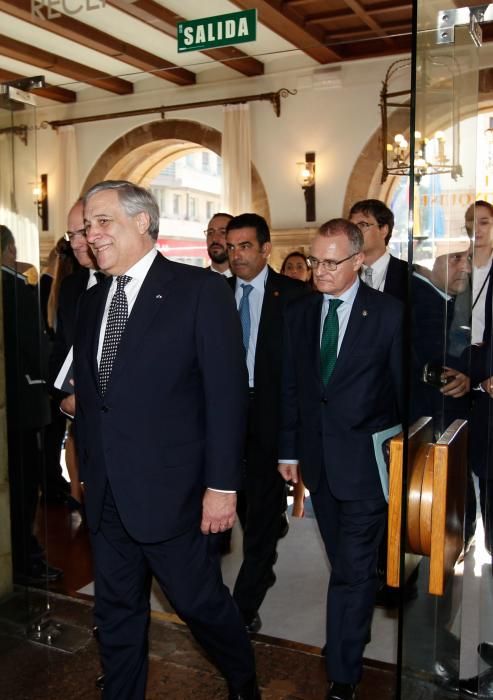 Ambiente en el hotel de la Reconquista la mañana del día de entrega del los premios Princesa de Asturias