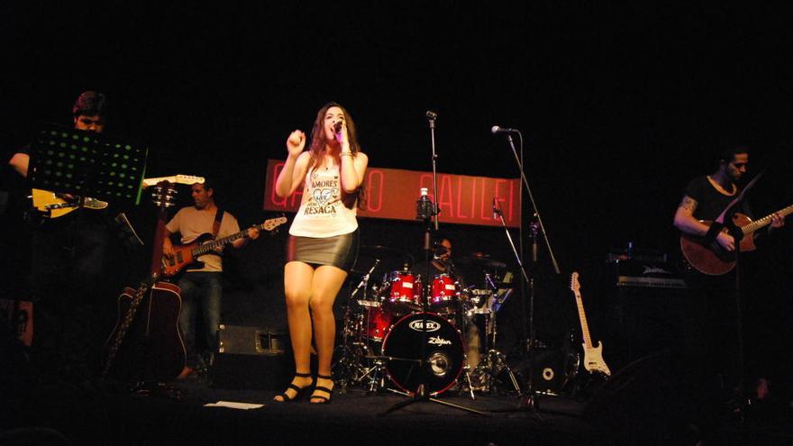 La cantante cartagenera Lydia Martín, durante un concierto