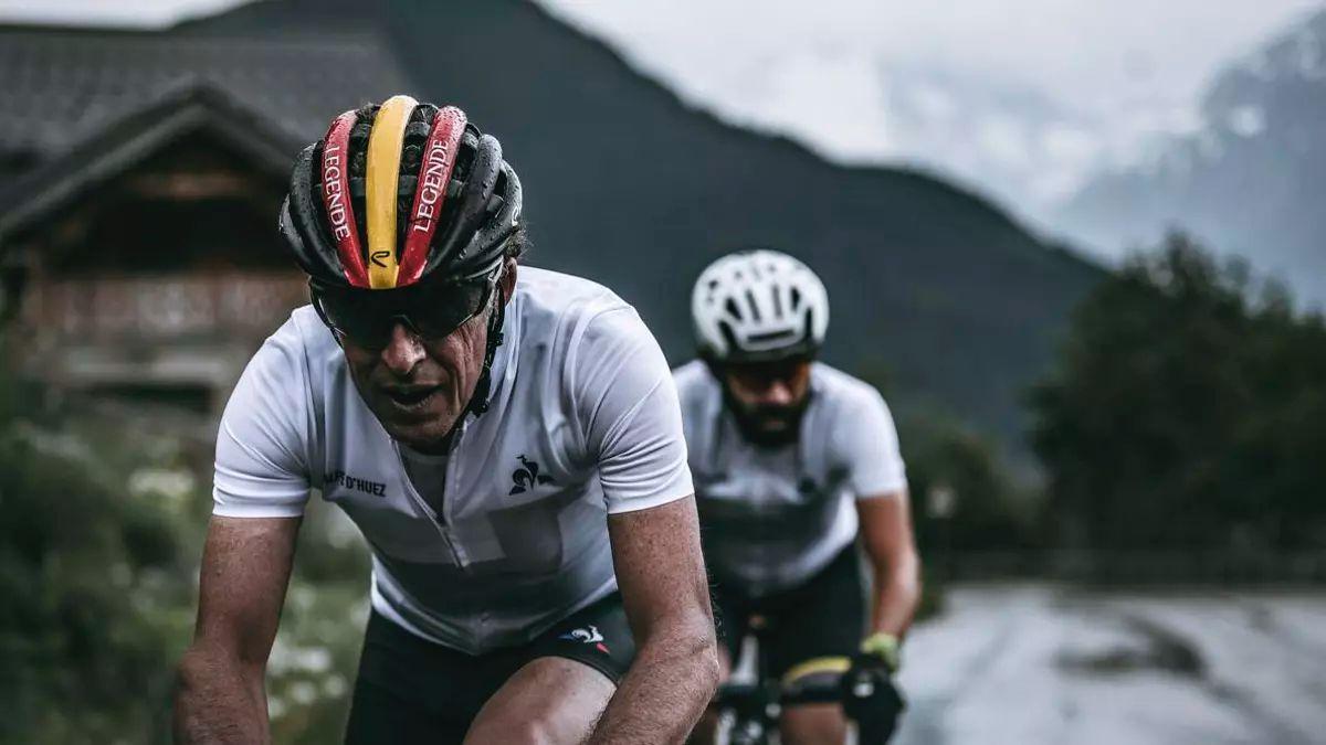Pedro Delgado, en Alpe d'Huez, camino de La Sarenne, en 2018