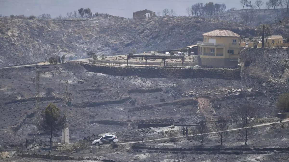 Terrenys calcinador per l'incendi forestal, a 10 de juliol de 2026, en Els Gallards, Almería.