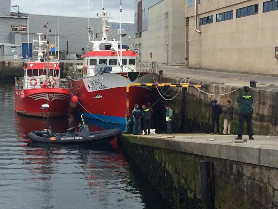 Un coche cae al mar en Vigo