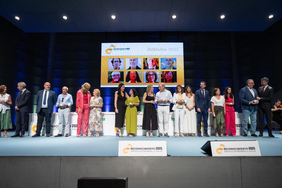 Acto de homenaje a los sanitarios jubilados y fallecidos en Extremadura.