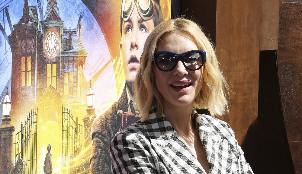 Cate Blanchett con gafas de sol