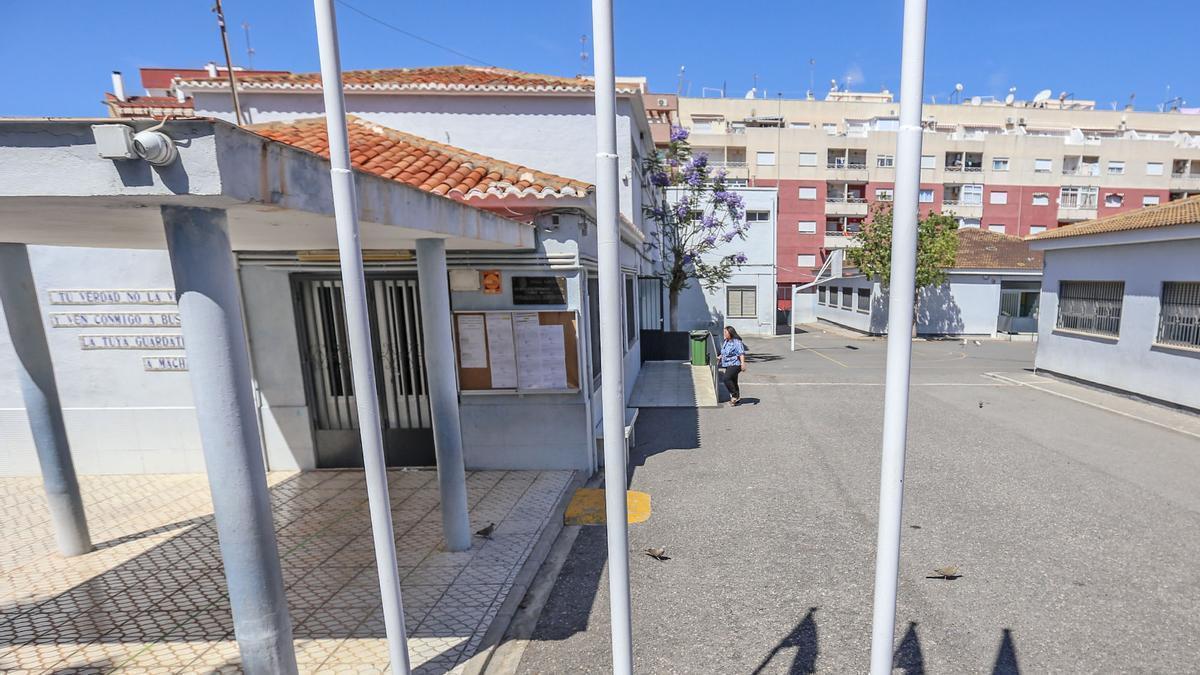 Colegio Inmaculada que será demolido en una foto de archivo