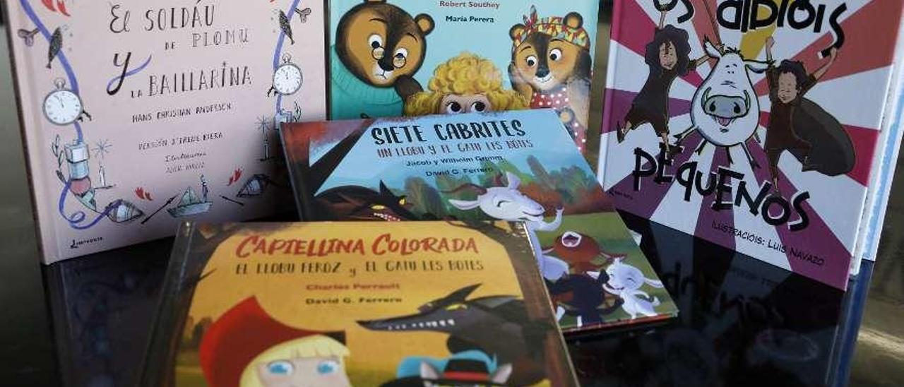 Algunos de los libros de la colección de cuentos clásicos de Impronta.