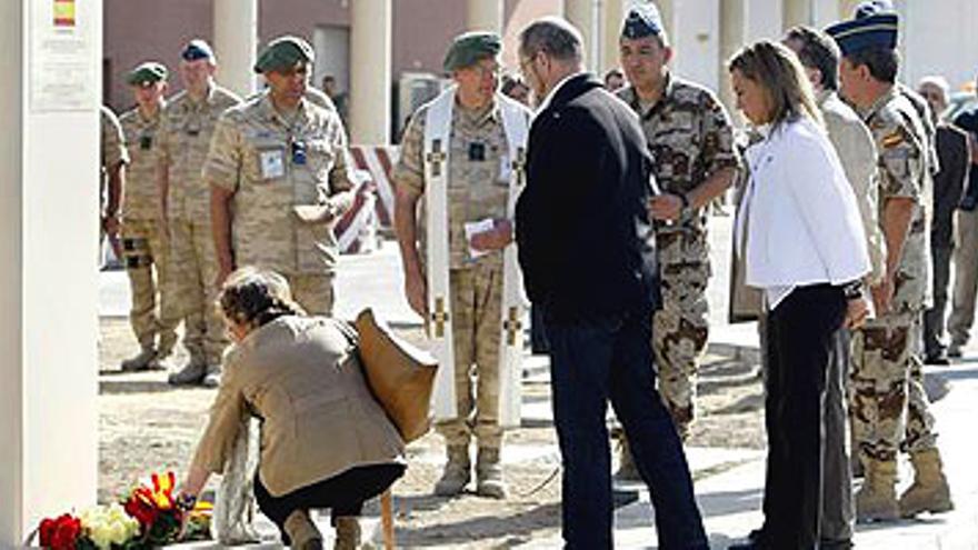 Chacón defiende el entrenamiento de las fuerzas afganas para una pronta retirada de Afganistán