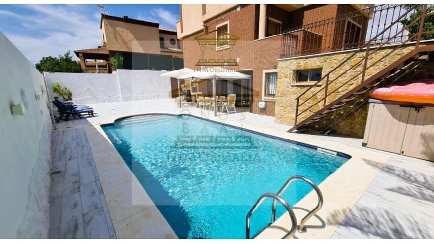 Así es la casa con piscina cerca de la playa en Huelva que puedes tener por menos de lo que imaginas