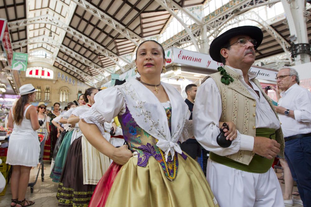 Dansaes en el Mercat Central