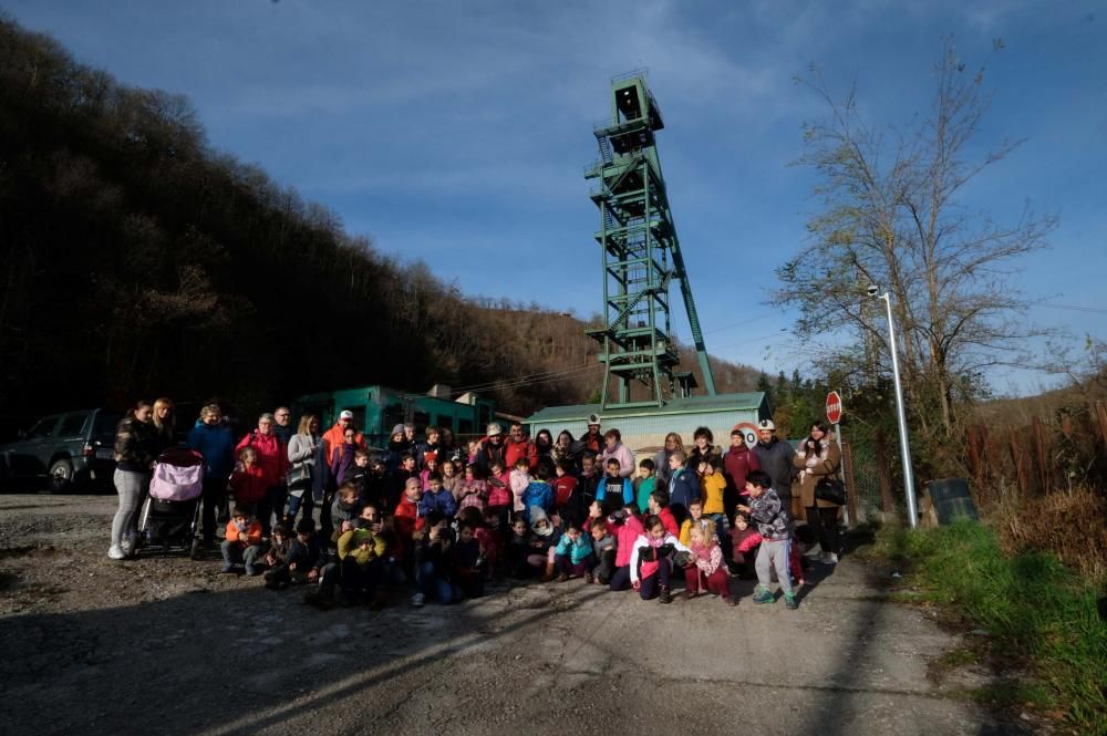 Alumnos de Blimea en el Pozo Carrio