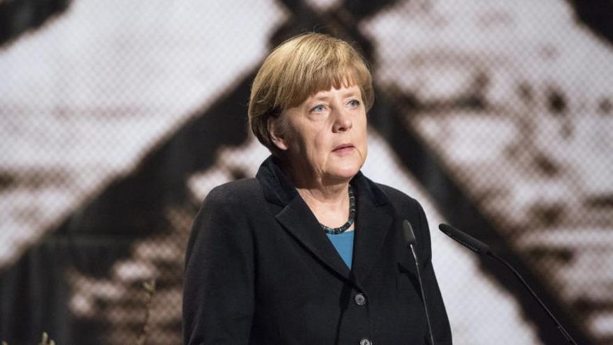 Merkel, a Tsipras: &quot;Llega al cargo en tiempos difíciles&quot;
