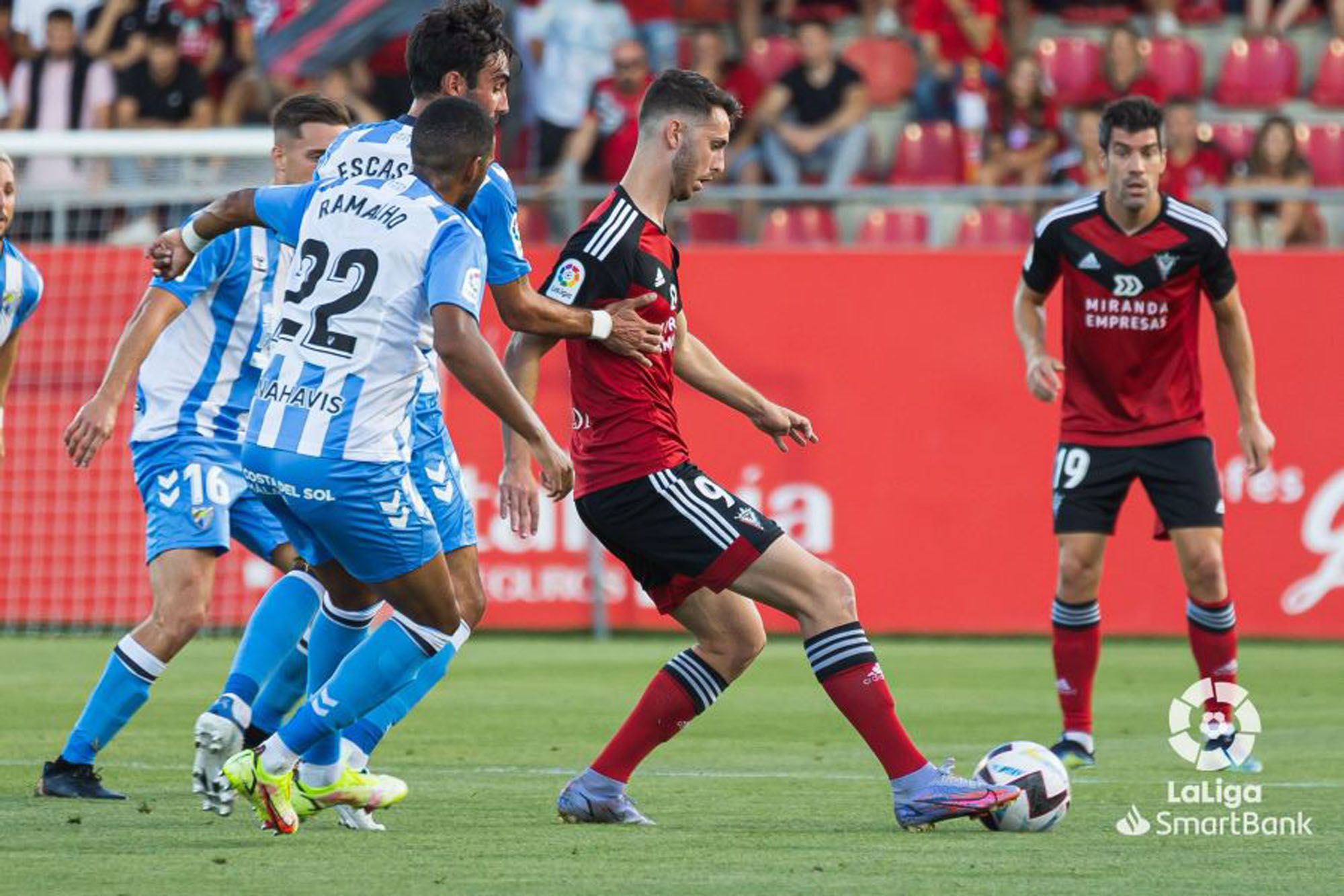 Una imagen del CD Mirandés - Málaga CF de la tercera jornada de la Liga 22/23