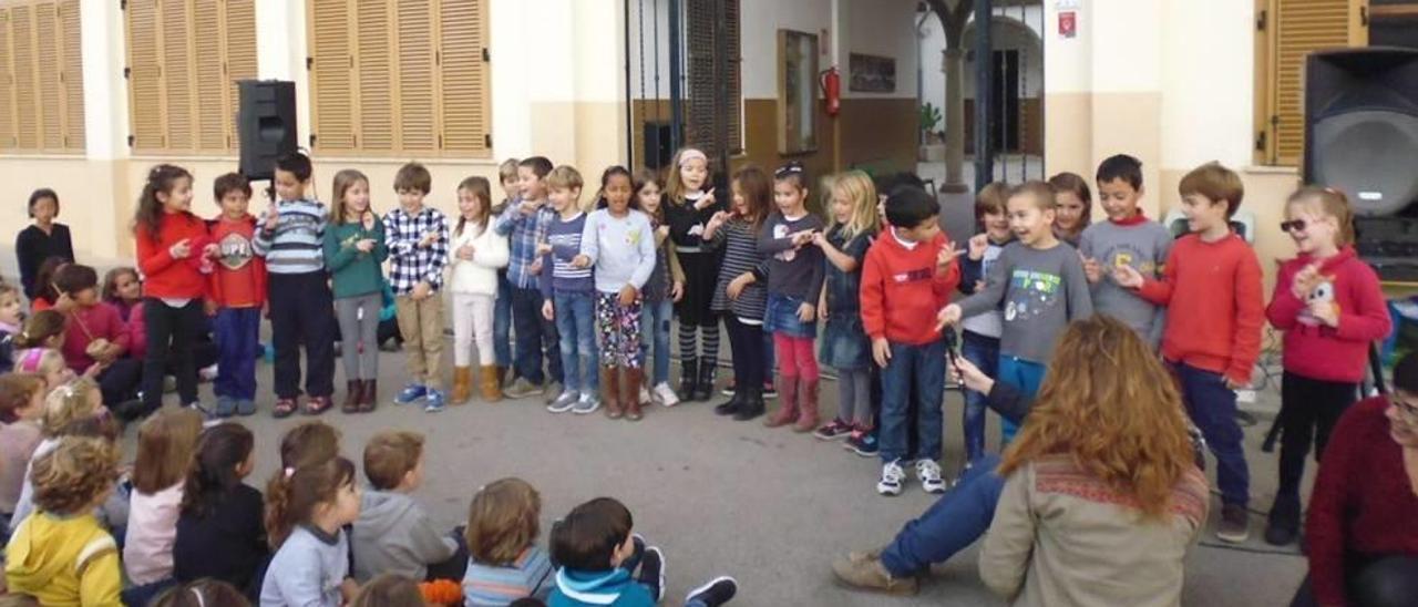 La tradició bunyolina de Santa Catalina, al CEIP Mestre Colom