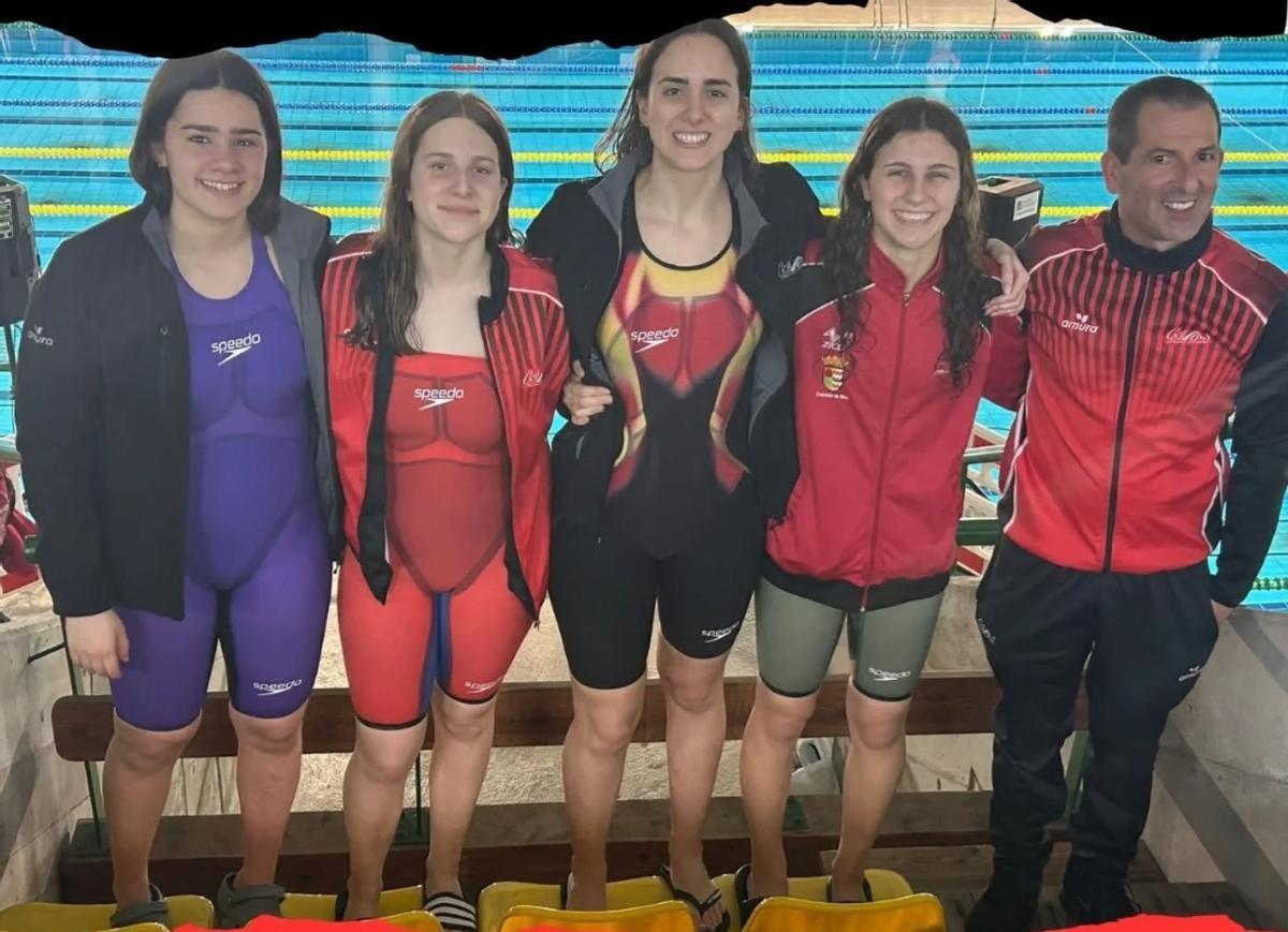 El equipo júnior del C. N. Mos.