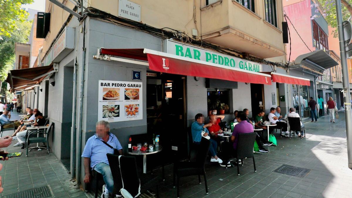 La Policía Local encontró a la presunta asesina de su suegra sentada en la terraza de este bar de Pere Garau.