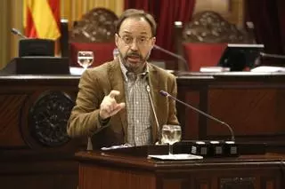 Més per Menorca exige la destitución de Lafuente y el PSIB reclama explicaciones por el cese de la directora general de Costas