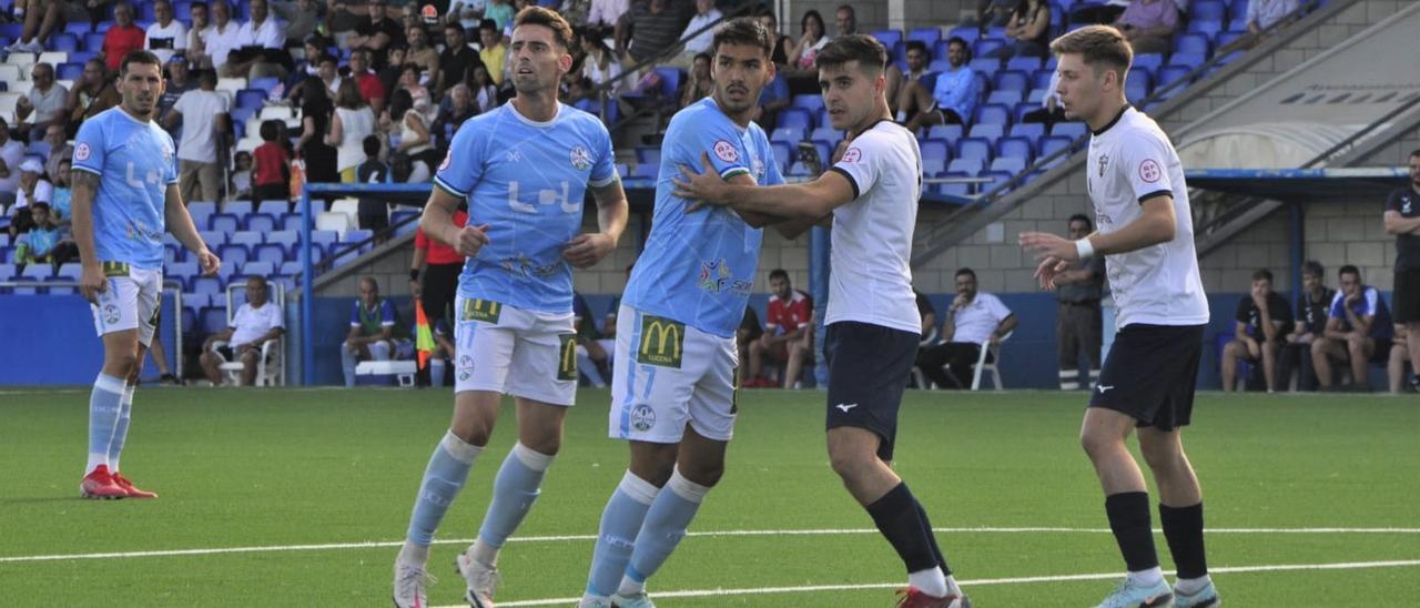 Lance del pasado derbi entre el Ciudad de Lucena y el Pozoblanco.