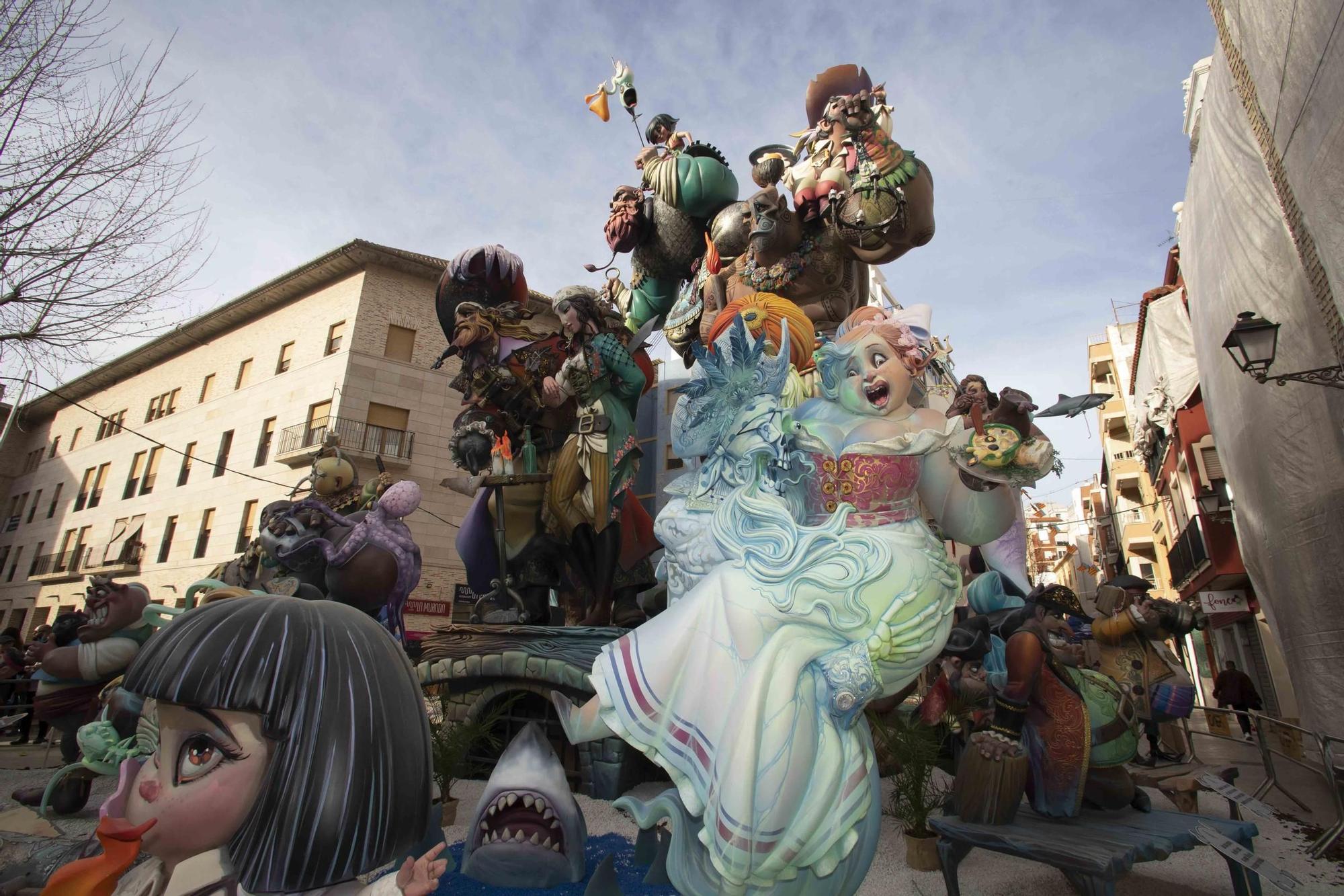 Así es la falla El Mercat, ganadora en sección especial de Alzira