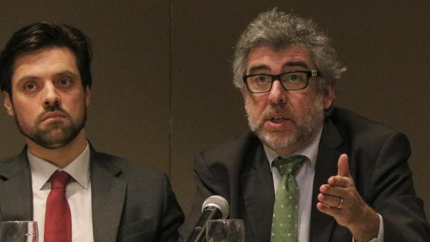 L&#039;advocat Jordi Pina (dreta) amb el lletrat suís Olivier Peter