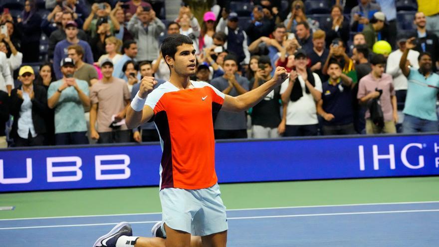 Alcaraz gana un partido épico a Sinner y alcanza las semifinales del Open de EEUU