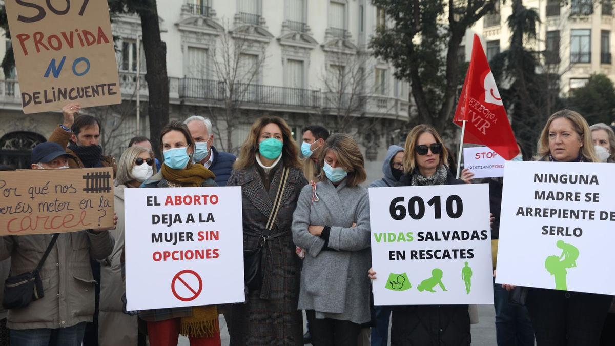 Manifestación antiabortista frente al Congreso de los Diputados.   | // ISABEL INFANTES