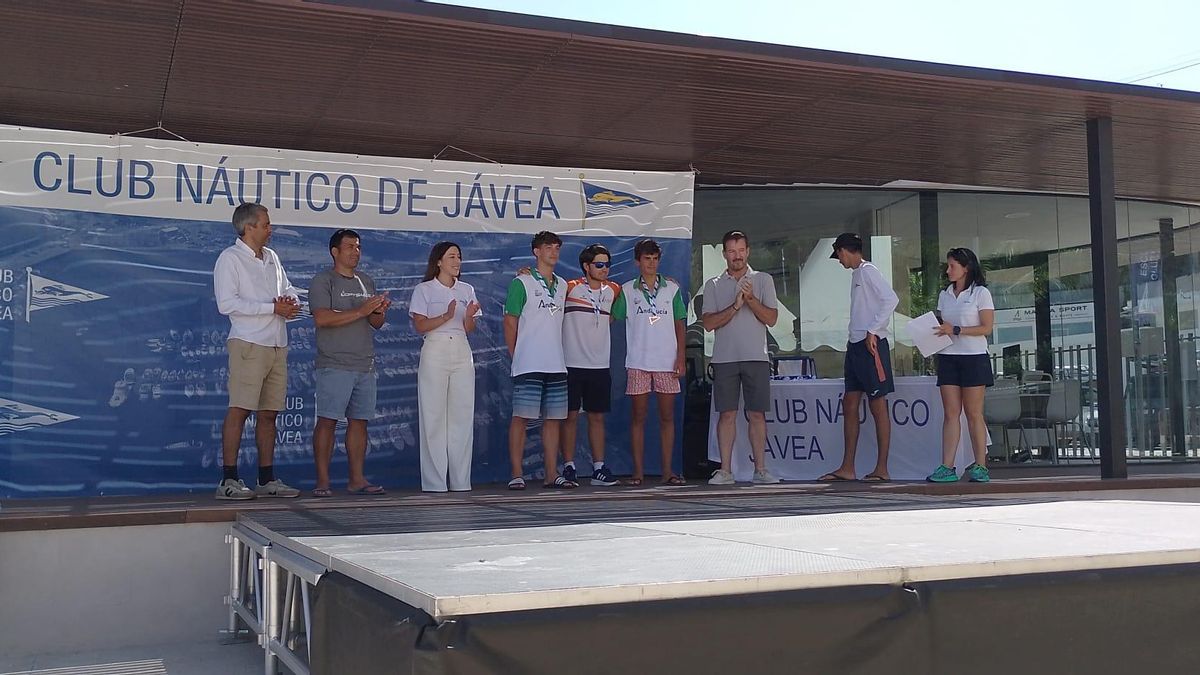 Héctor Pérez del Álamo con el segundo y el tercer clasificado