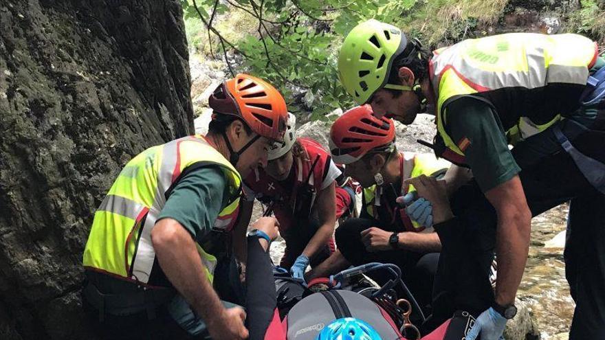 La Guardia Civil se multiplica para atender 13 rescates en el Pirineo en dos días