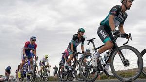 Saint Christo En Jarrez (France), 12/08/2020.- Slovakian rider Peter Sagan (R) of Bora-Hansgrohe takes on the Col de Beal during the 1st stage of the Criterium du Dauphine cycling race over 218.5km between Clermont-Ferrand and Saint Christo en Jarrez, France, 12 August 2020. (Ciclismo, Francia, Eslovaquia) EFE/EPA/EDDY LEMAISTRE