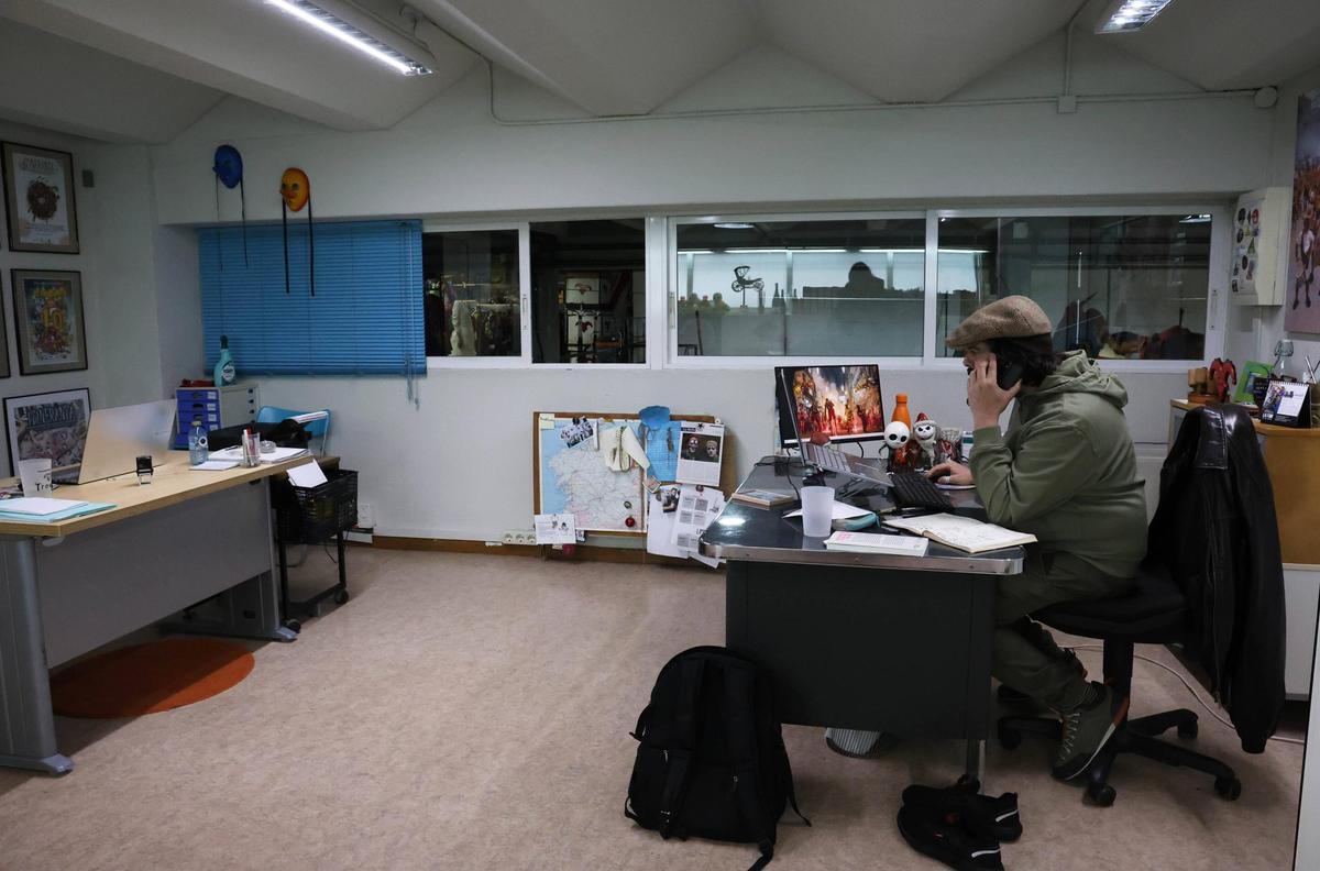 Las compañías de artes escénicas Troula y Barafunda se mudan a un «Ghalpón» cultural